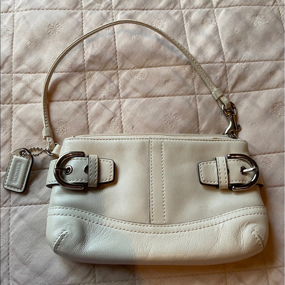 Coach mini pouch off white